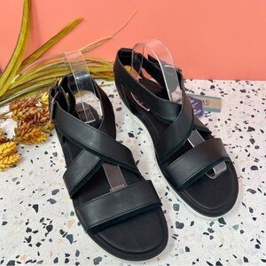 NWT TOMS Sidney Leather Criss Cross Strap Women’s Tread Sandals Sz 11